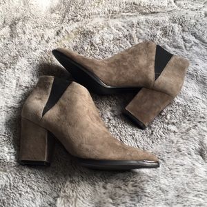 Marc Fisher grey pointed toe suede booties